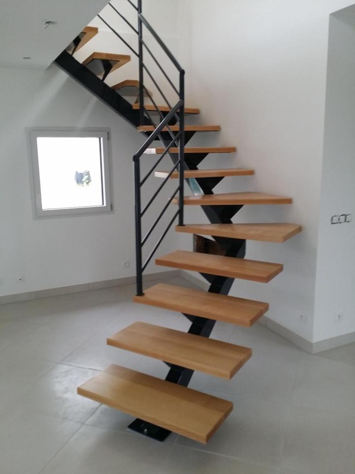 Custom metal staircases in La Tremblade We have many years of experience in the manufacture of custom metal staircases.